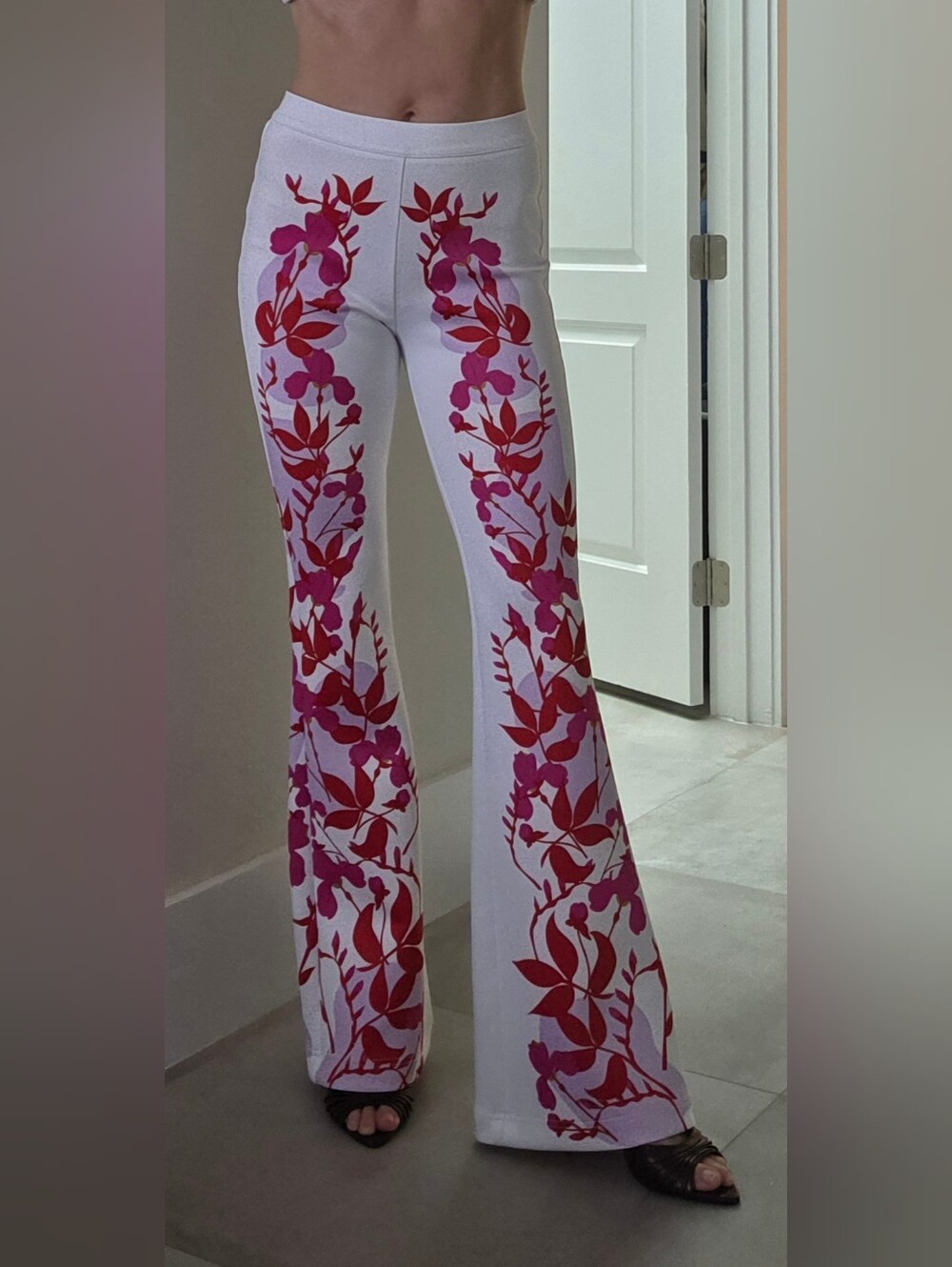 The Cynthia Rowley Bonded Fit and Flare Pant. - Picture 5 of 6